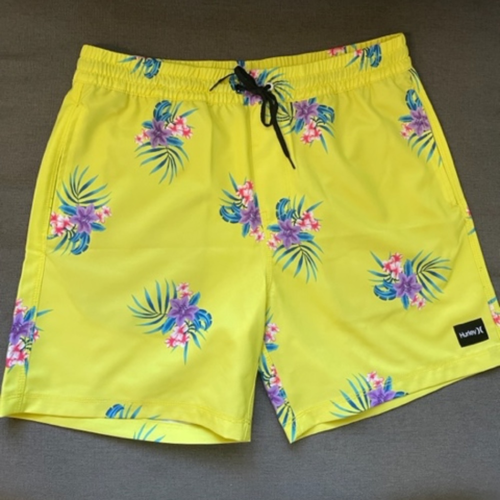 New Hurley Cannonball 17 Inch Volley Swim Short in Yellow